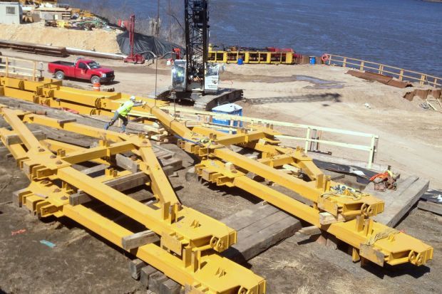 Dresbach bridge construction